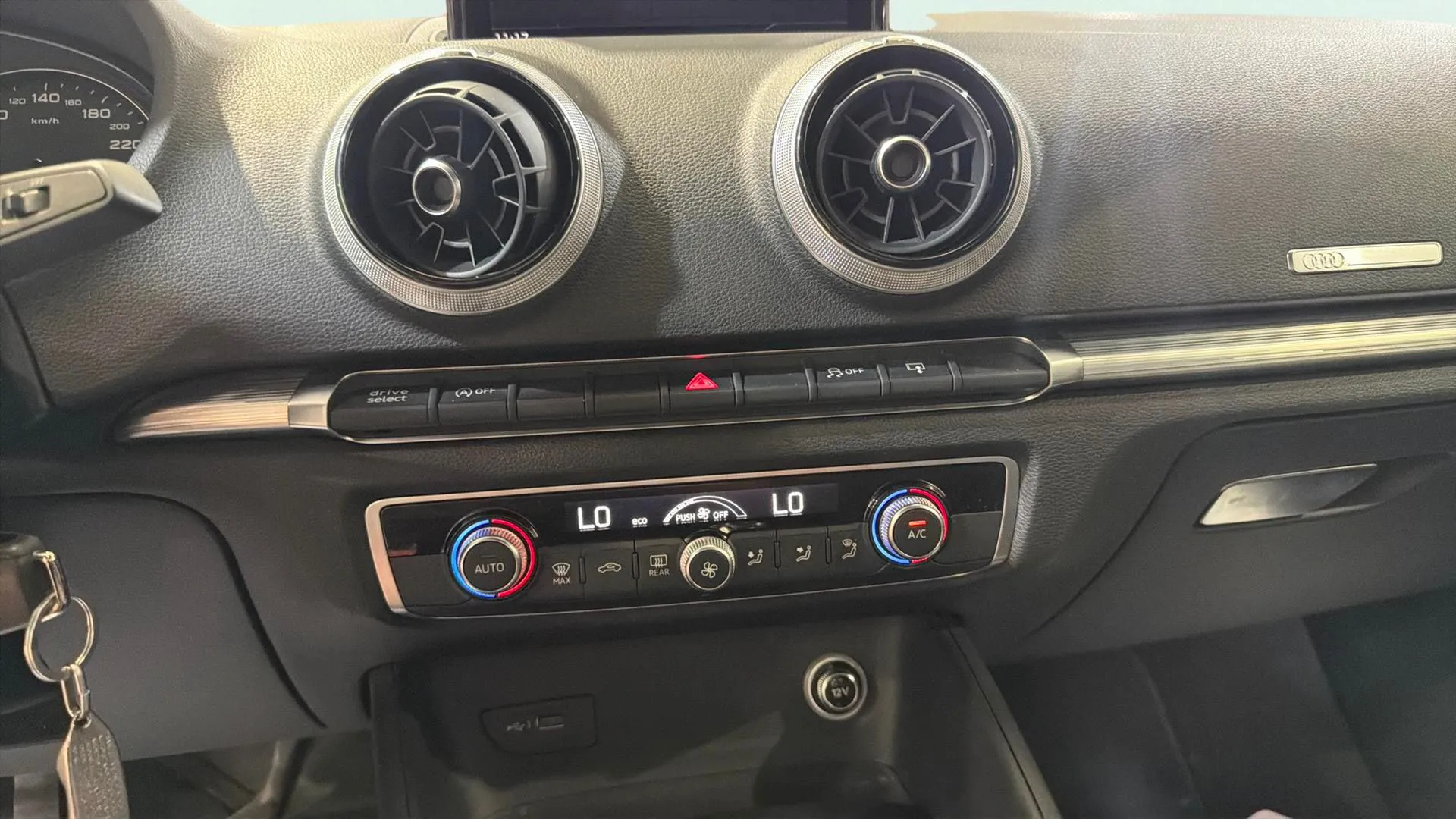 Audi A3 1.6 TDI - foto 28
