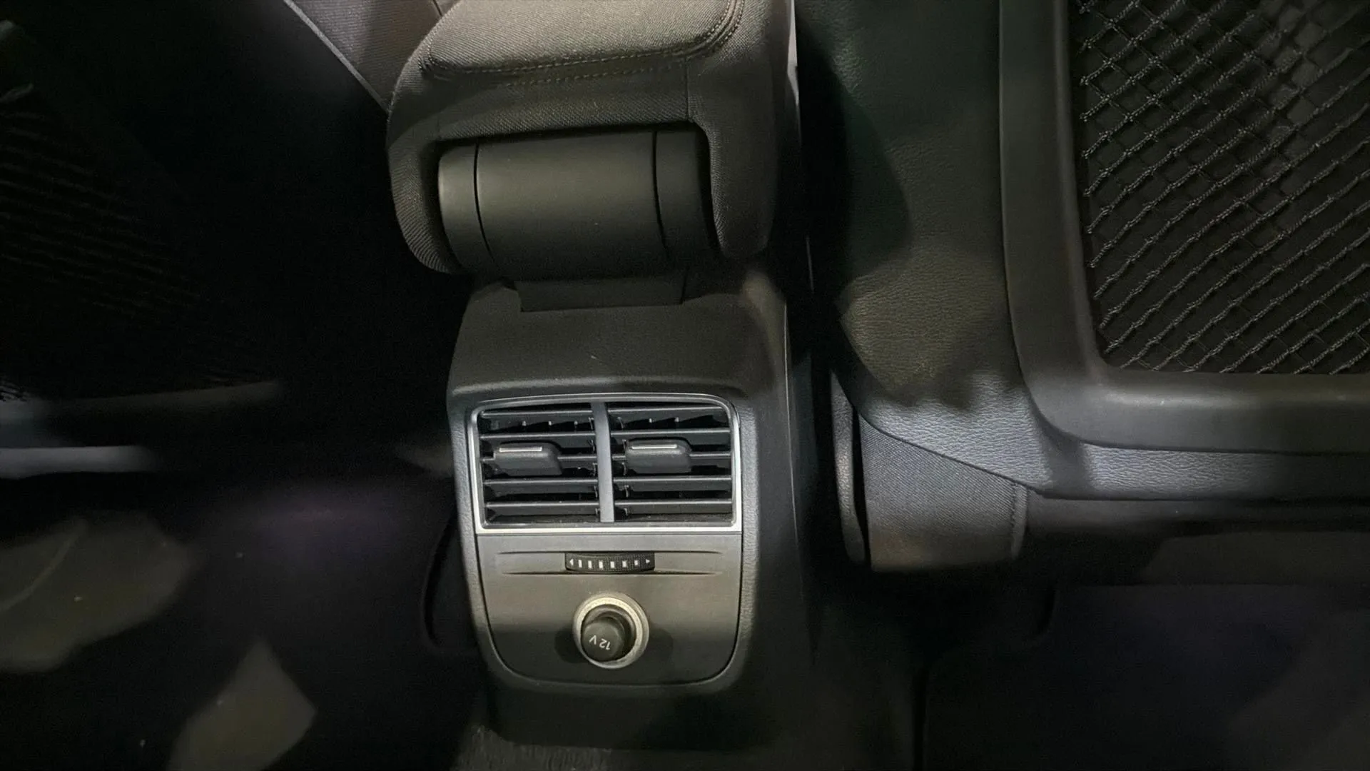 Audi A3 1.6 TDI - foto 27