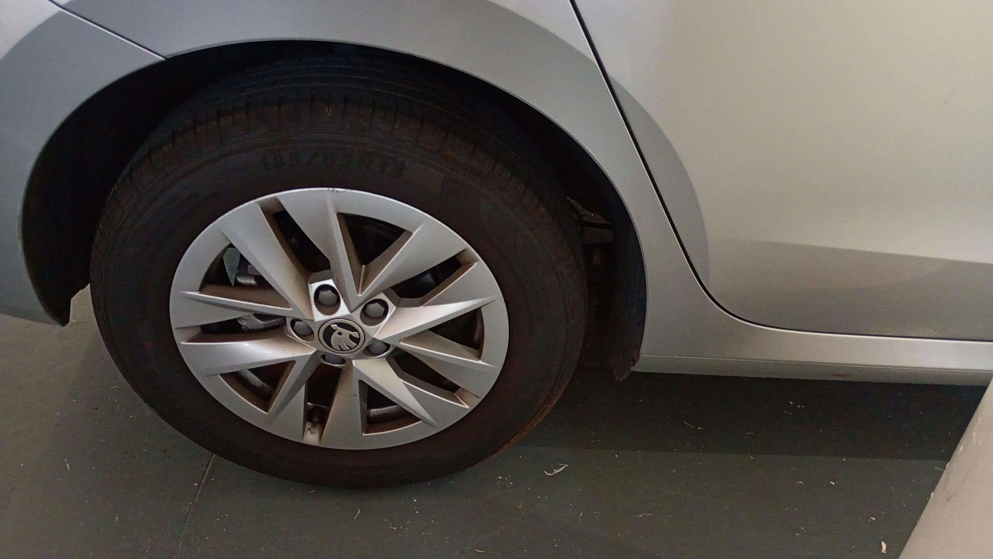 Škoda Fabia 1.0 TSI DSG Ambition - foto 16