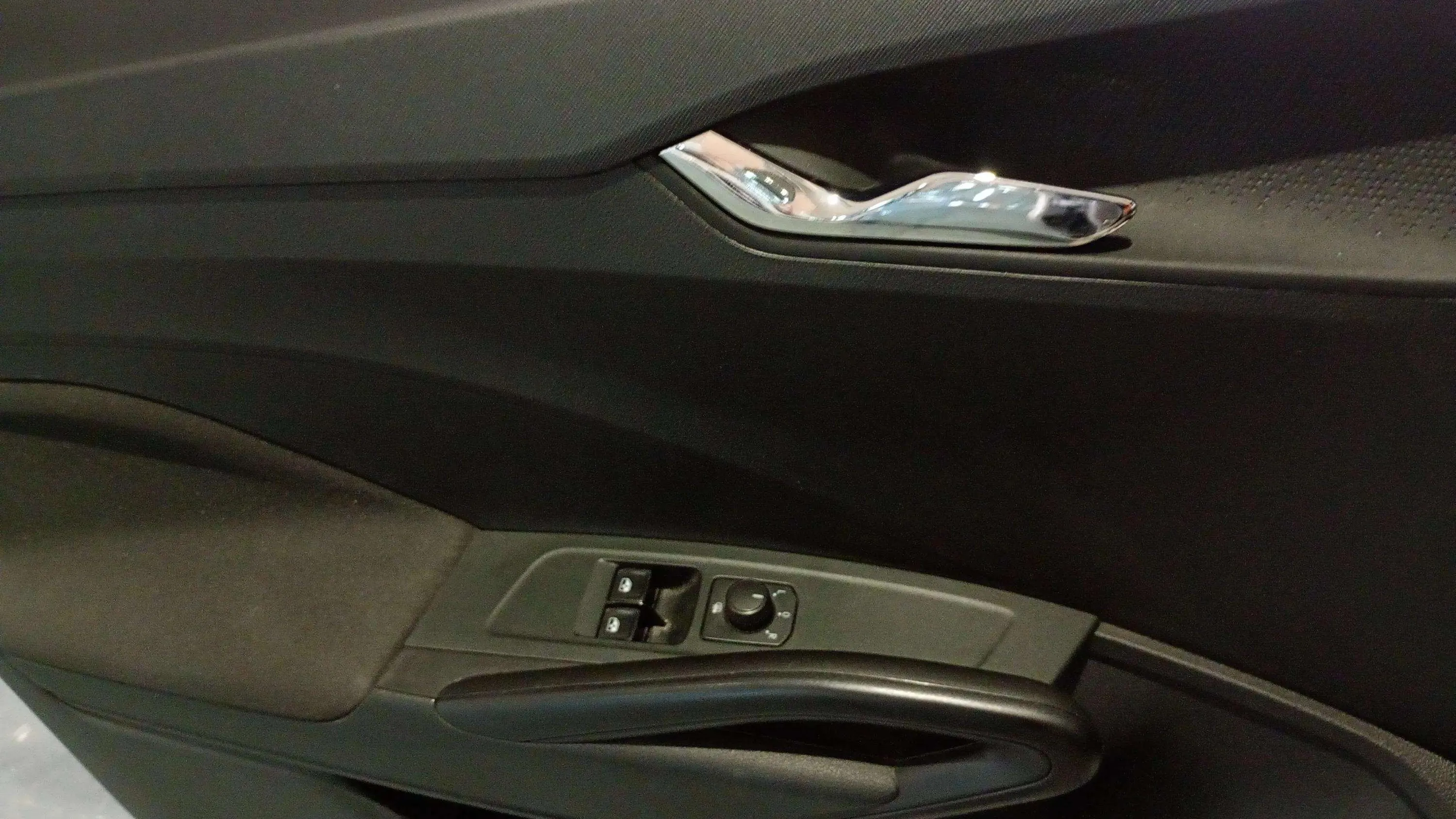 Škoda Fabia 1.0 TSI DSG Ambition - foto 15