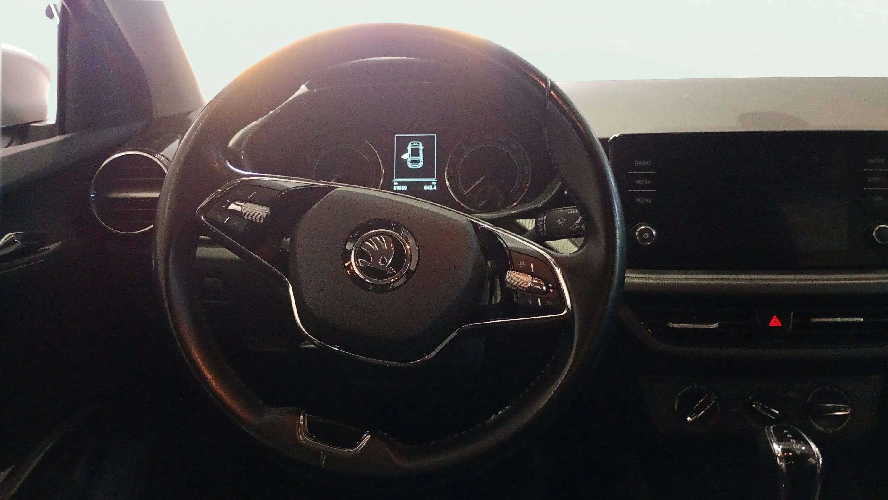 Škoda Fabia 1.0 TSI DSG Ambition - foto 7