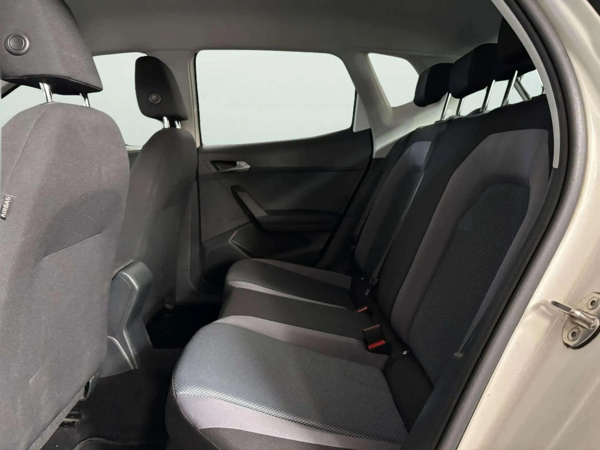 SEAT Arona 1.6 TDI Style Ecomotive - foto 16