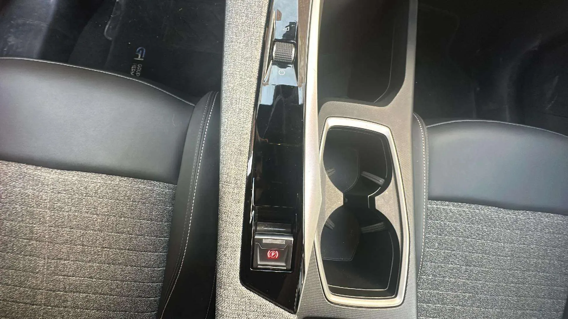 Peugeot 3008 1.2 Allure Exclusive eDCS6 - foto 25