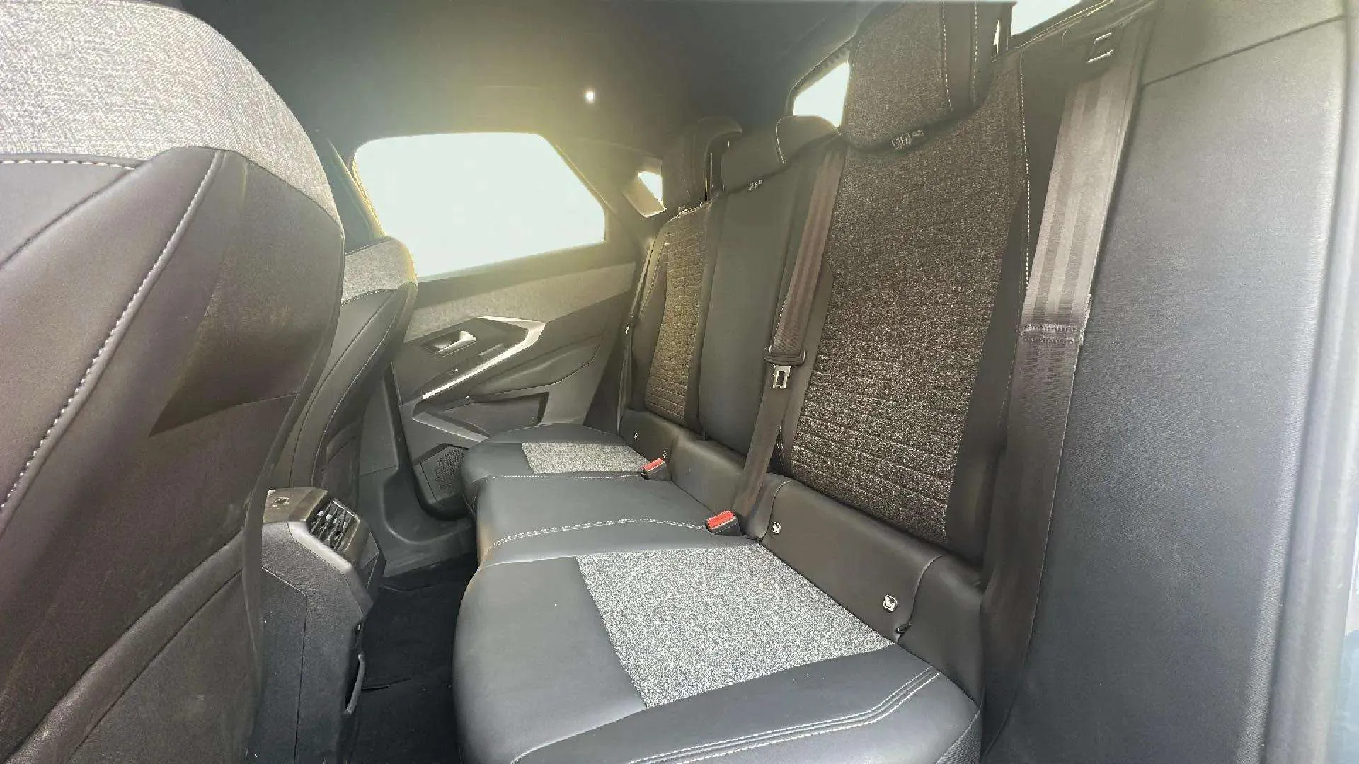 Peugeot 3008 1.2 Allure Exclusive eDCS6 - foto 17