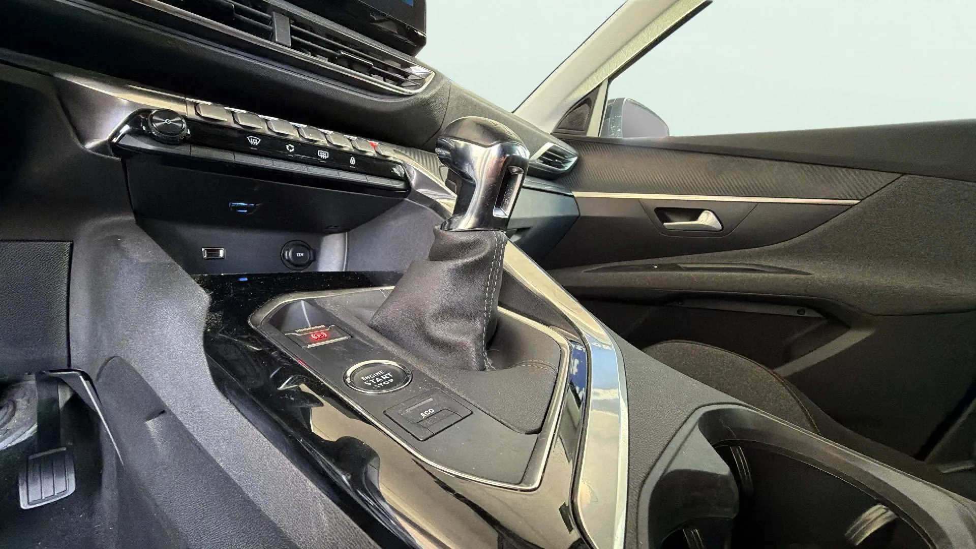 Peugeot 3008 1.2 PureTech Allure - foto 27