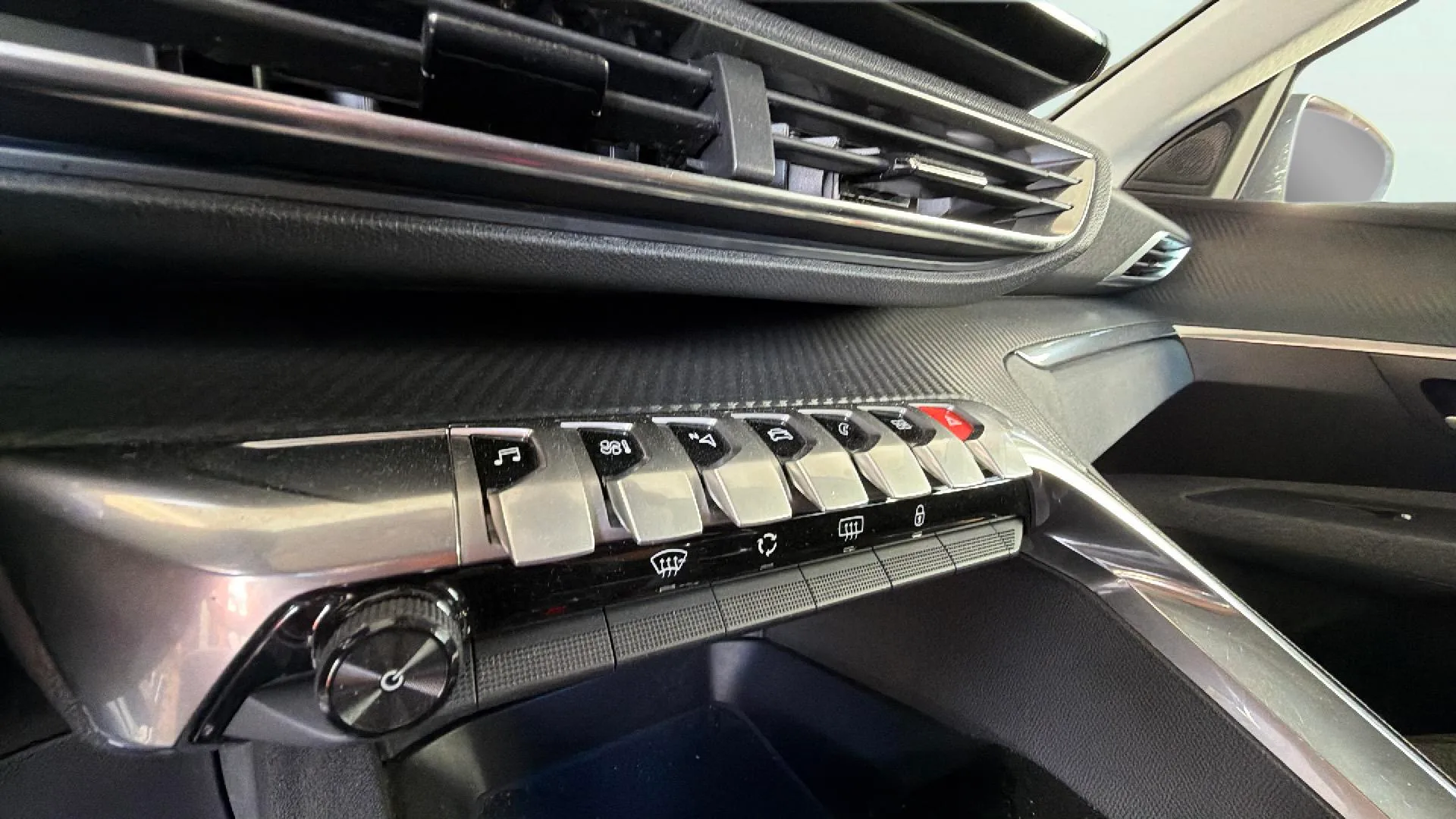 Peugeot 3008 1.2 PureTech Allure - foto 28