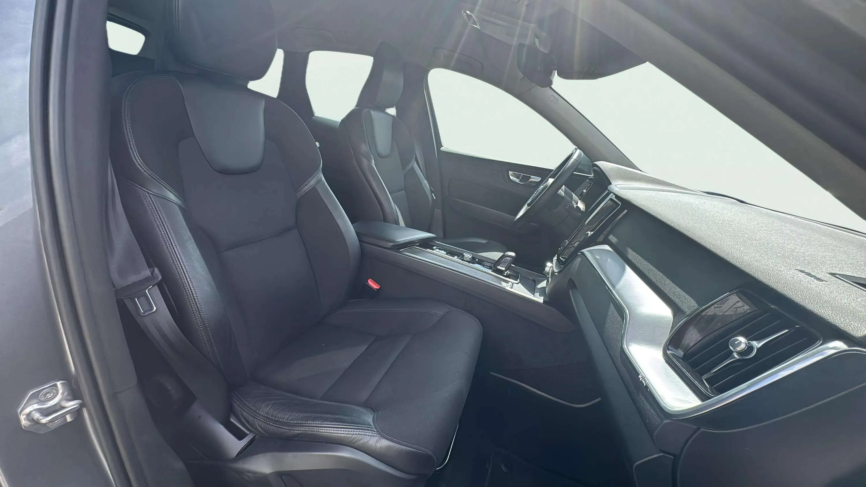 Volvo XC60 2.0 B4 D4 AWD Momentum - foto 15