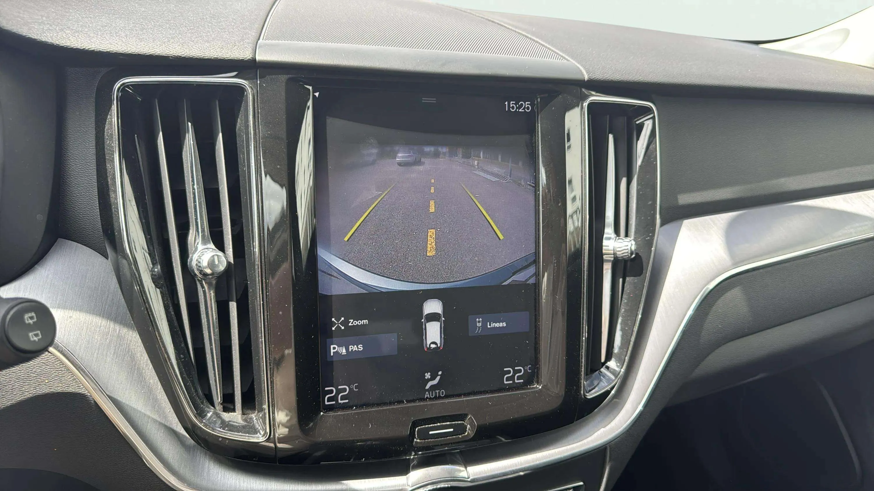 Volvo XC60 2.0 B4 D4 AWD Momentum - foto 13