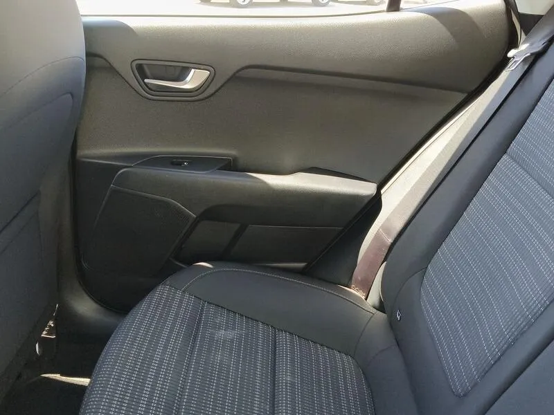 Kia Stonic 1.0 T-GDi MHEV iMT Drive Plus - foto 32