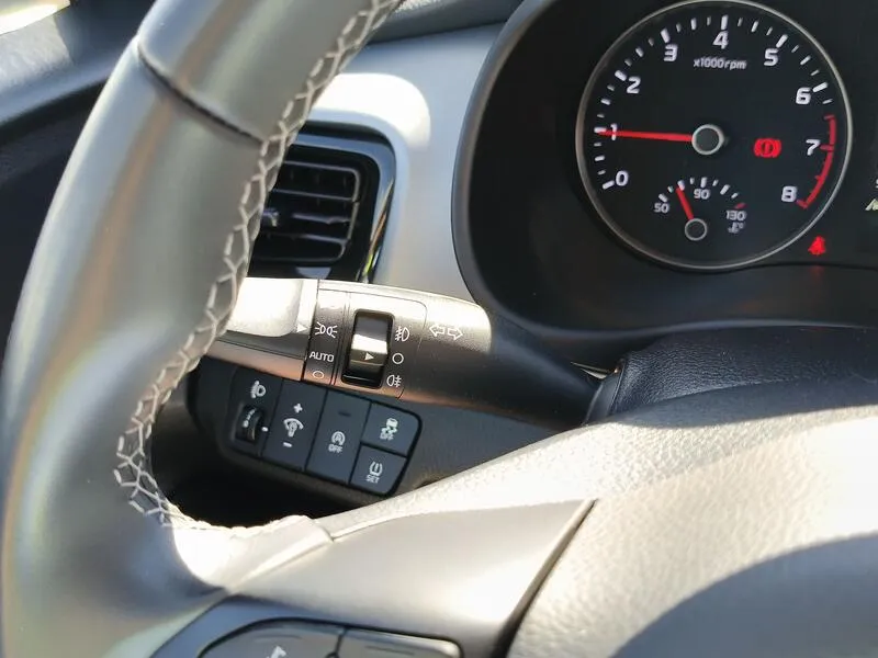 Kia Stonic 1.0 T-GDi MHEV iMT Drive Plus - foto 27