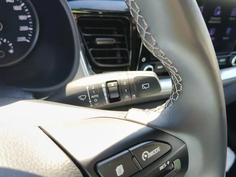 Kia Stonic 1.0 T-GDi MHEV iMT Drive Plus - foto 25