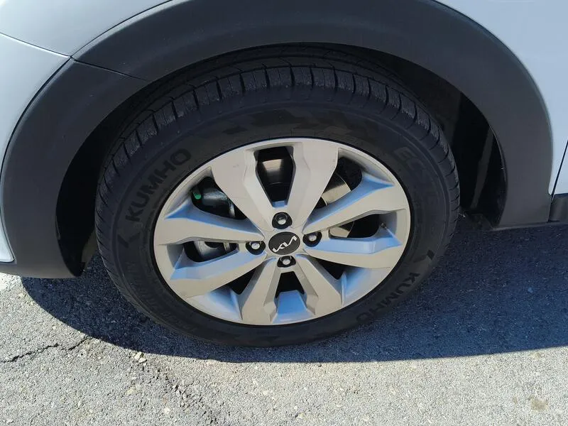 Kia Stonic 1.0 T-GDi MHEV iMT Drive Plus - foto 44