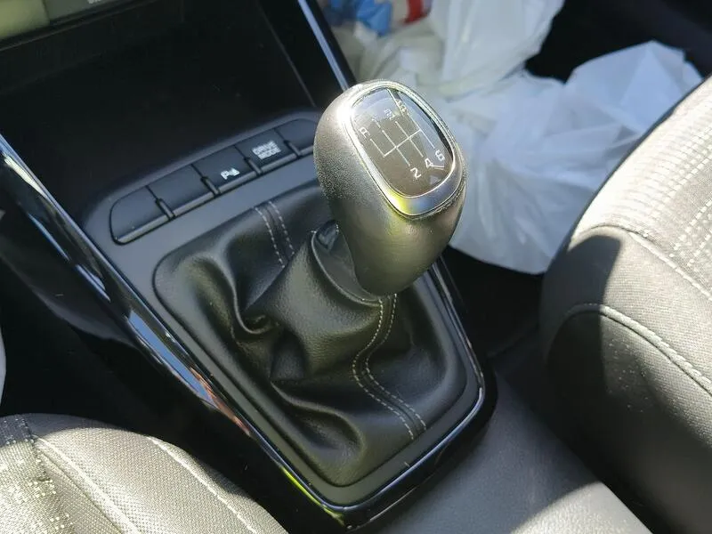 Kia Stonic 1.0 T-GDi MHEV iMT Drive Plus - foto 13