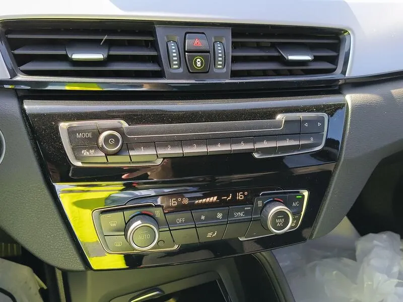 BMW X1 sDrive18d - foto 12