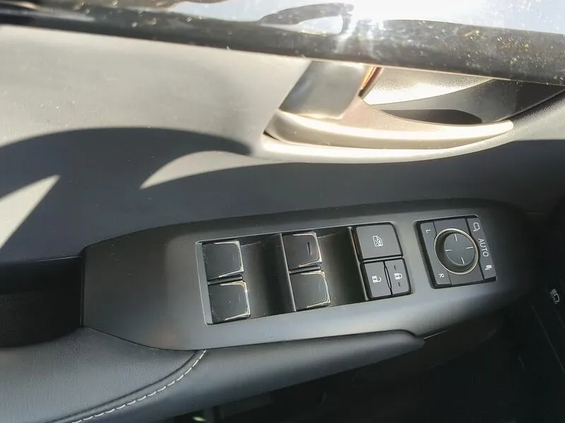 Lexus NX 2.5 300h Business - foto 27