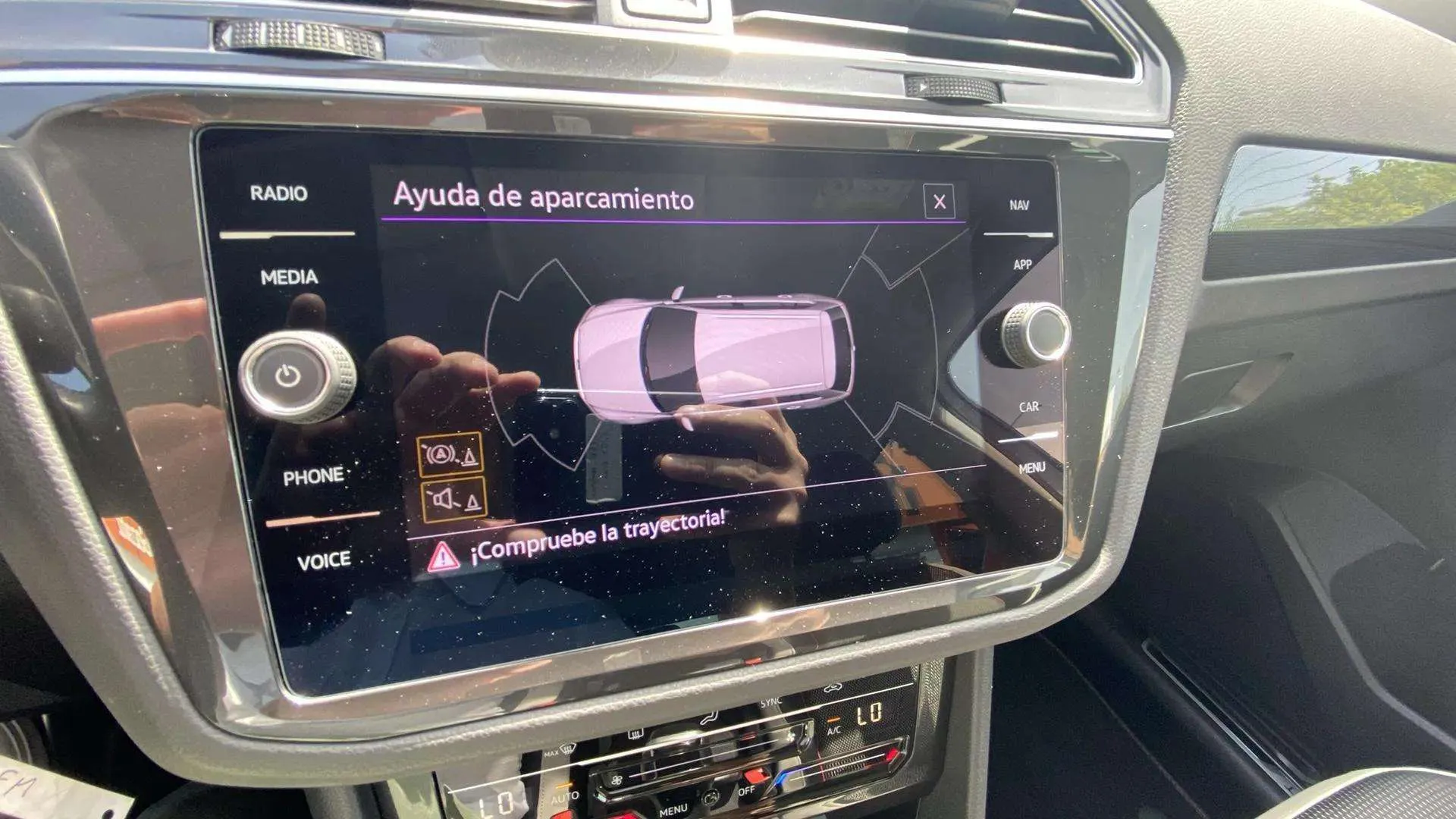 Volkswagen Tiguan Urban Sport 2.0 TDI DSG - foto 22