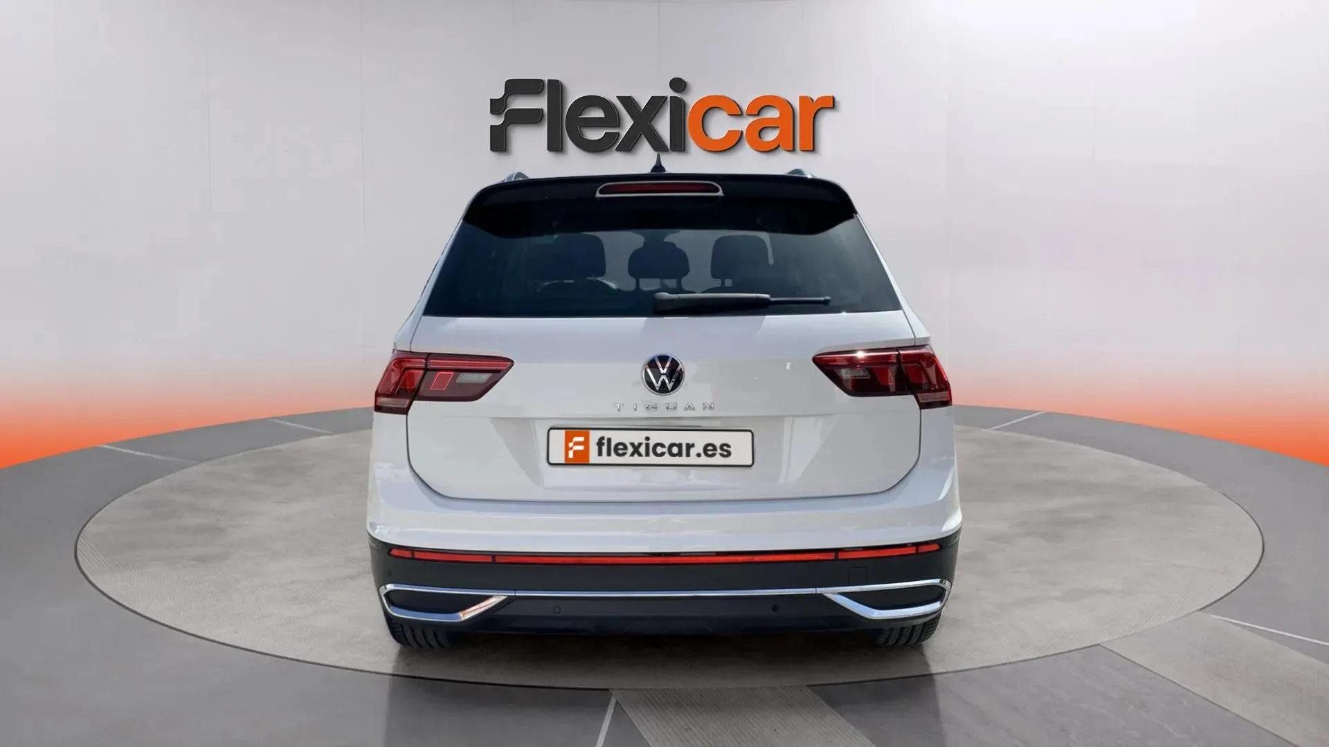 Volkswagen Tiguan Urban Sport 2.0 TDI DSG - foto 6