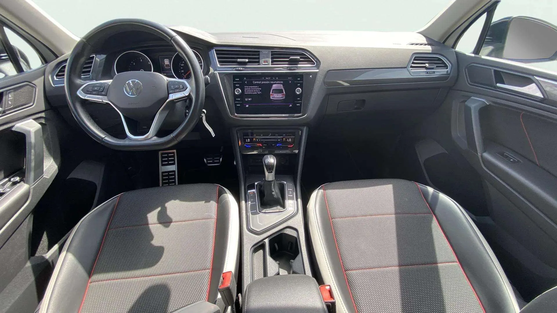 Volkswagen Tiguan Urban Sport 2.0 TDI DSG - foto 11
