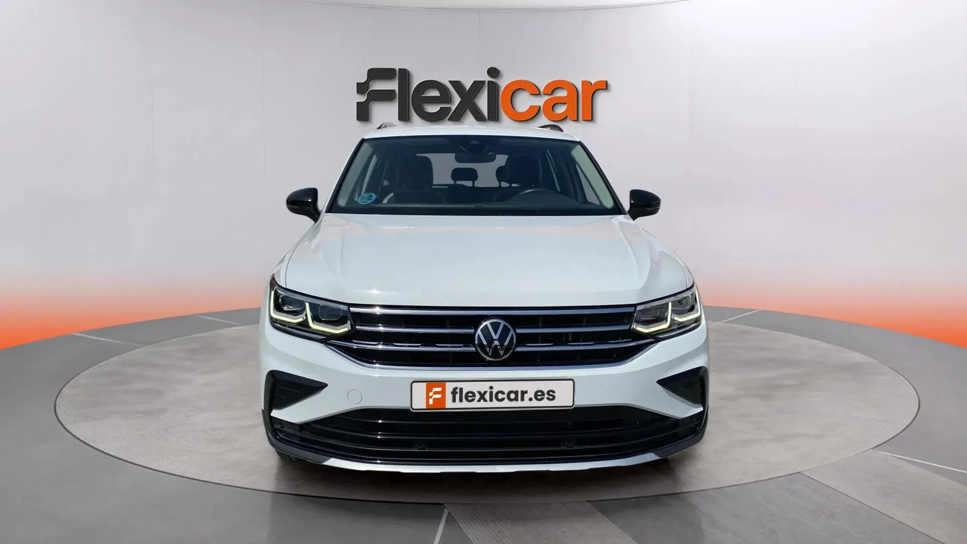Volkswagen Tiguan Urban Sport 2.0 TDI DSG - foto 2