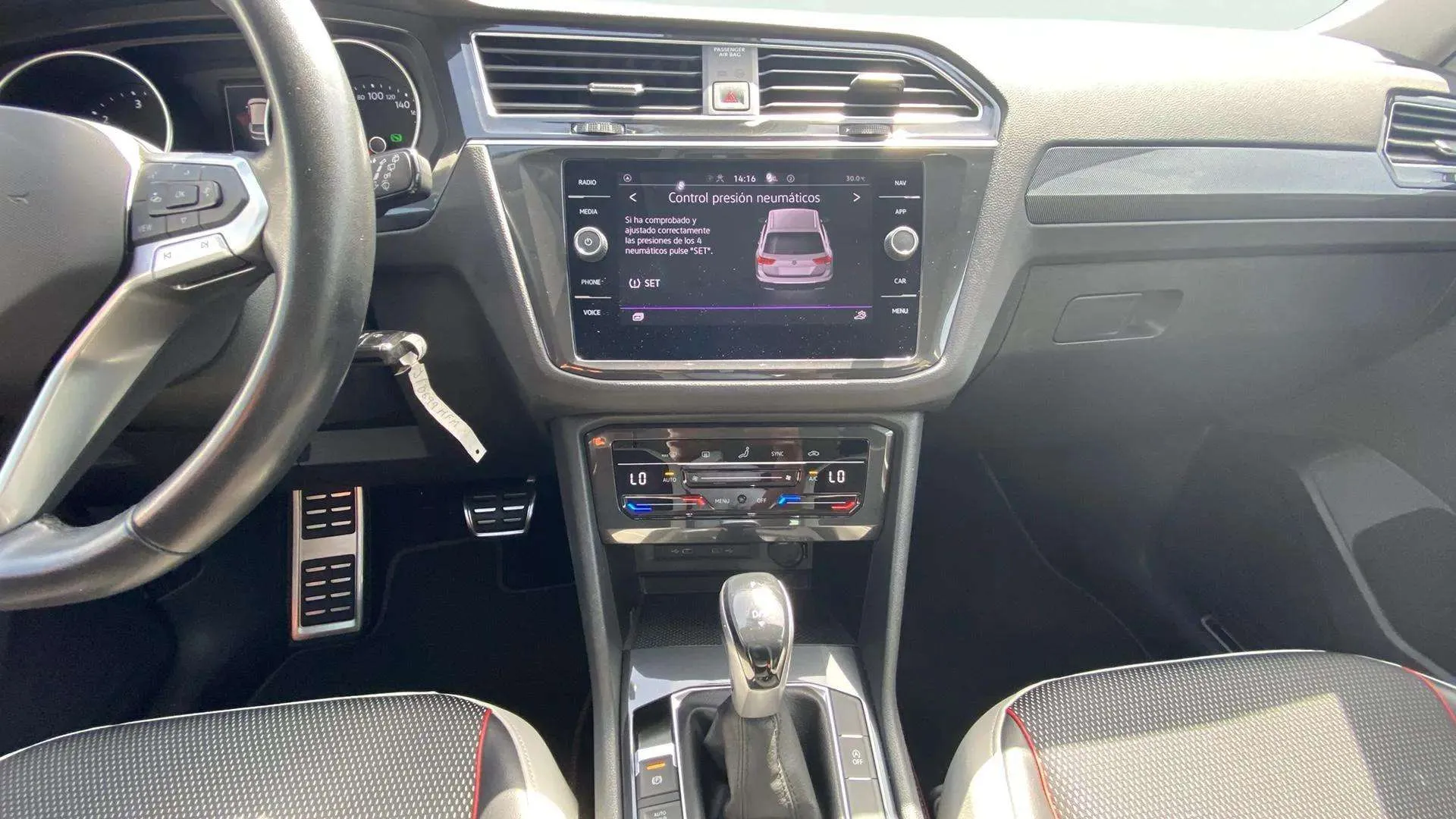 Volkswagen Tiguan Urban Sport 2.0 TDI DSG - foto 12