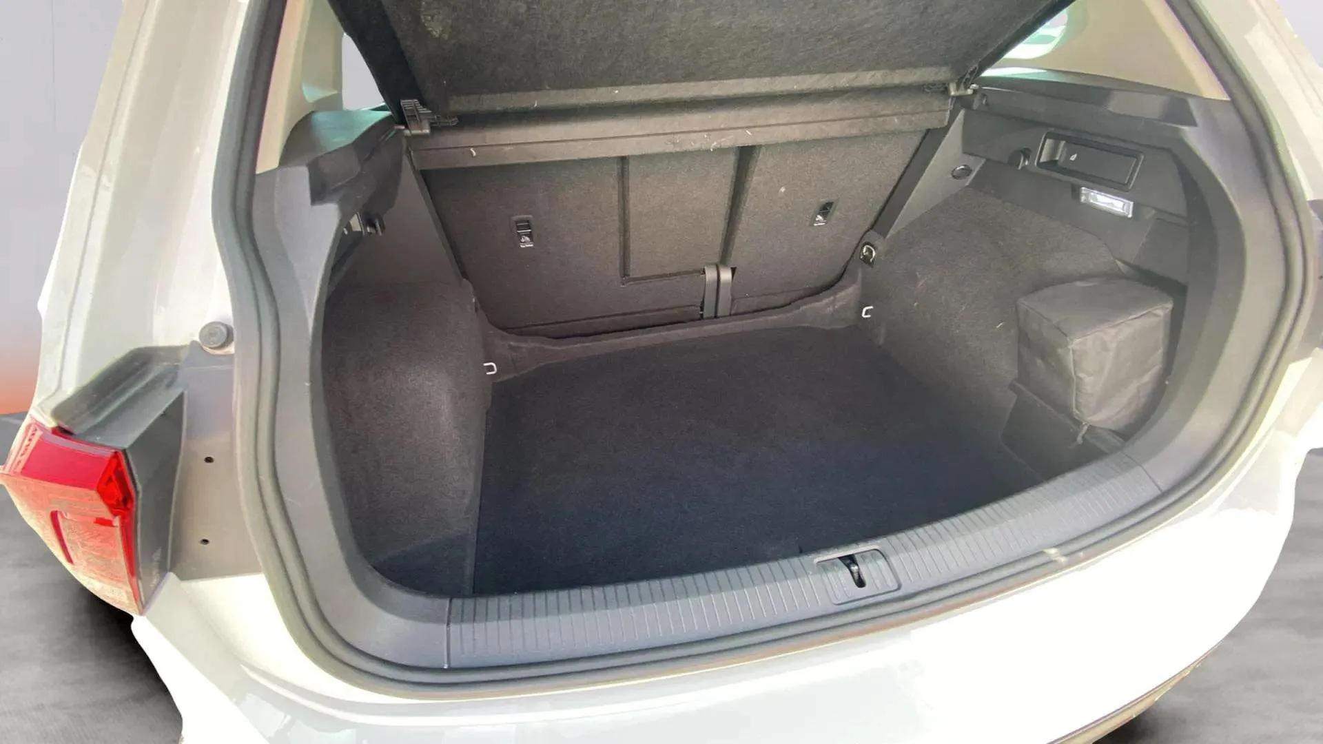 Volkswagen Tiguan Urban Sport 2.0 TDI DSG - foto 8
