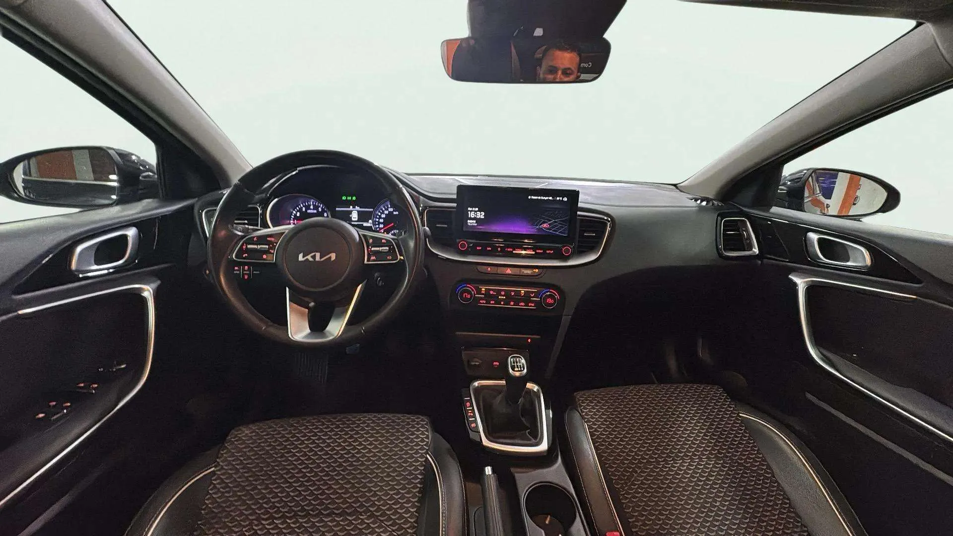 Kia Ceed 1.0 T-GDi Tech - foto 8