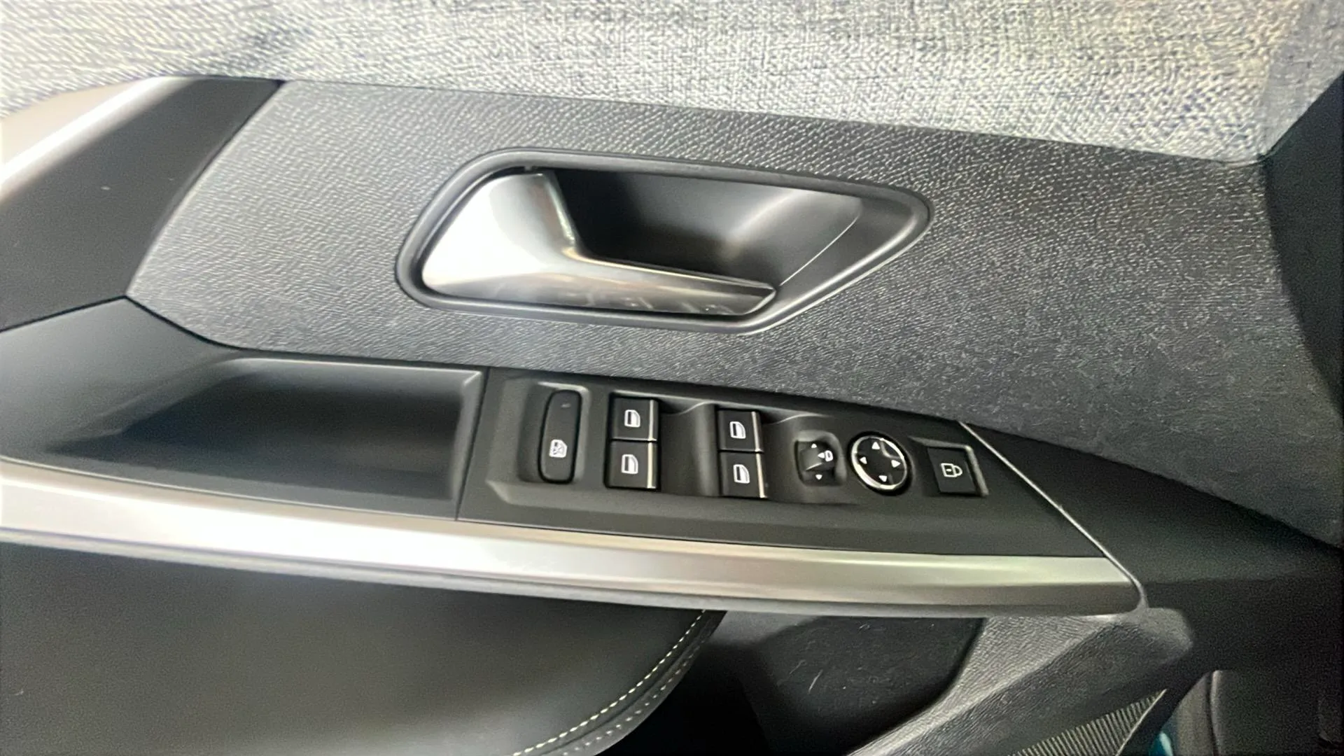Peugeot 3008 1.2 GT eDCS6 - foto 21
