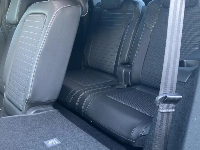 Peugeot 5008 1.6 GT e - foto 17