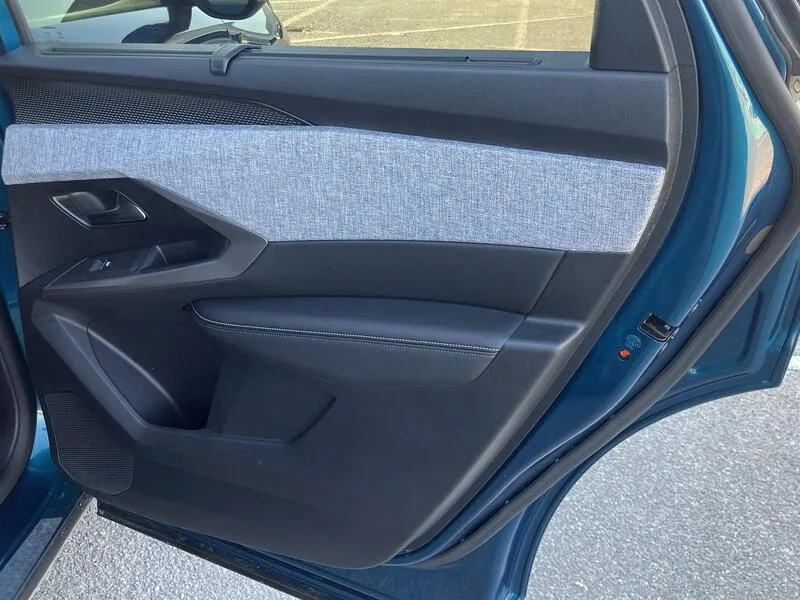 Peugeot 5008 1.6 GT e - foto 22