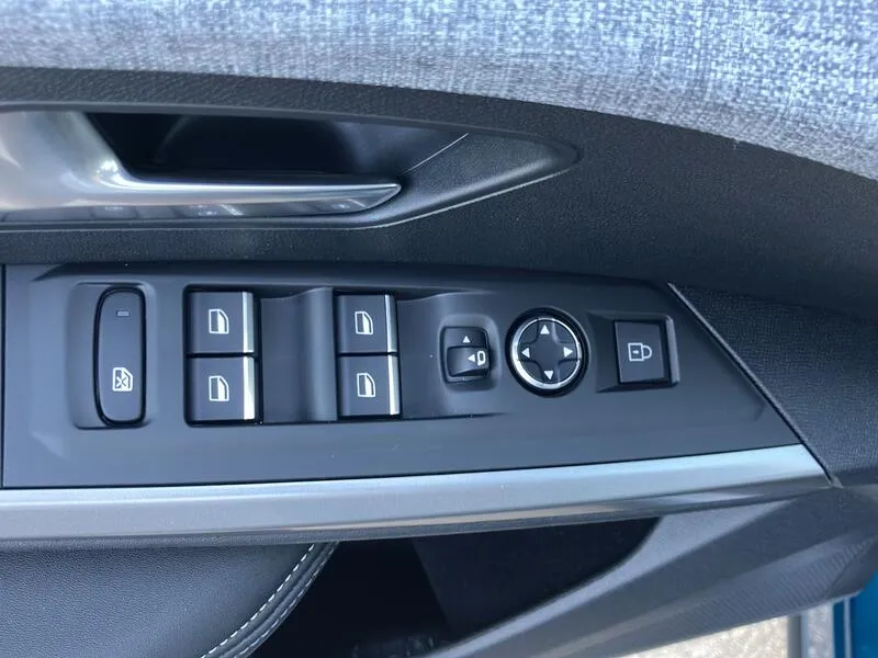 Peugeot 5008 1.6 GT e - foto 12
