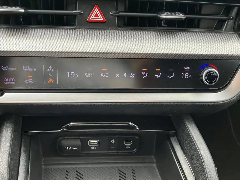 Kia Sportage 1.6 T-GDi PHEV Tech 4x4 - foto 43