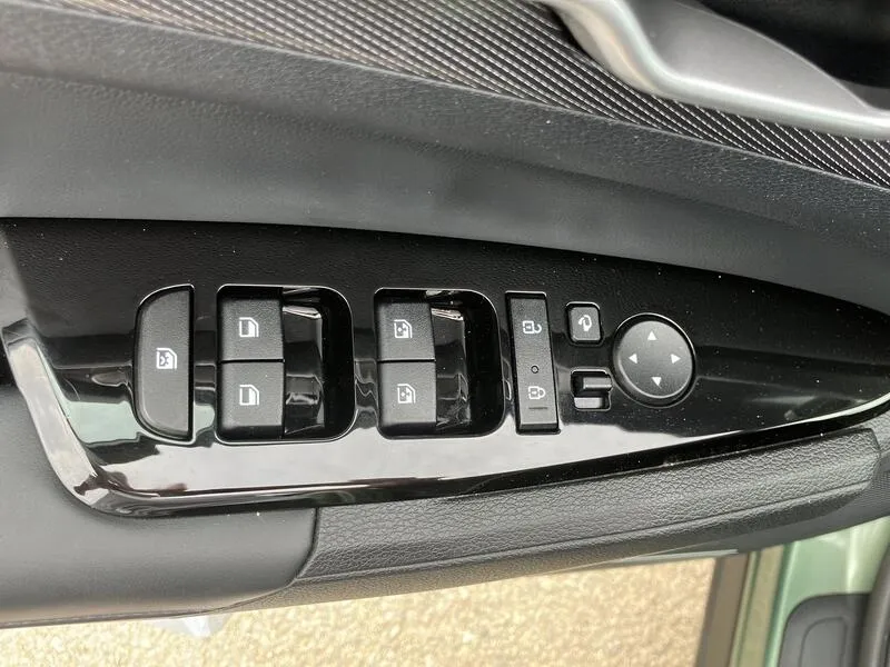 Kia Sportage 1.6 T-GDi PHEV Tech 4x4 - foto 12