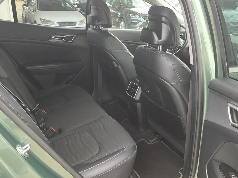 Kia Sportage 1.6 T-GDi PHEV Tech 4x4 - foto 21