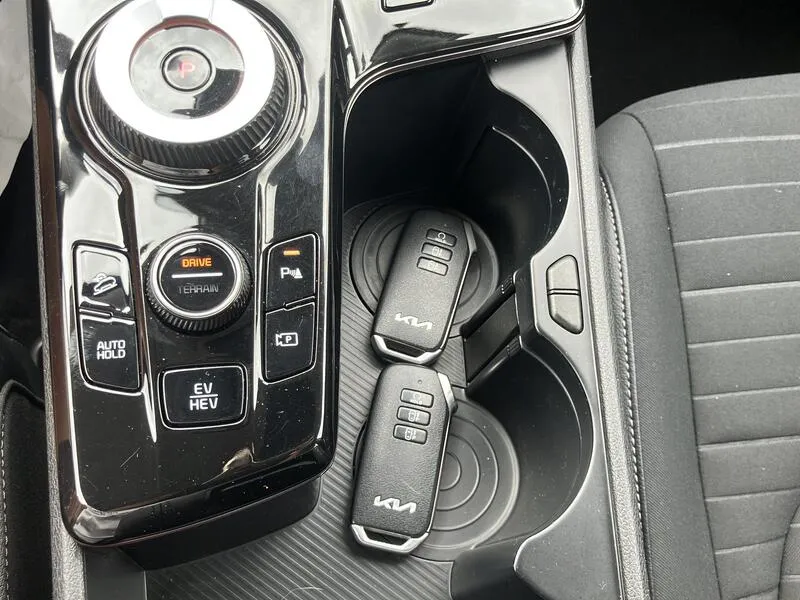 Kia Sportage 1.6 T-GDi PHEV Tech 4x4 - foto 40