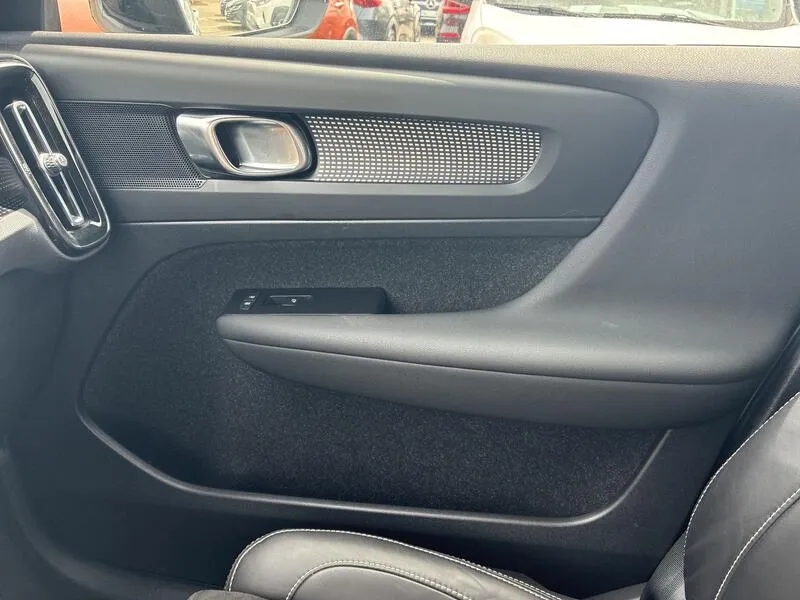 Volvo XC40 1.5 T5 Twin Recharge R-Design - foto 23
