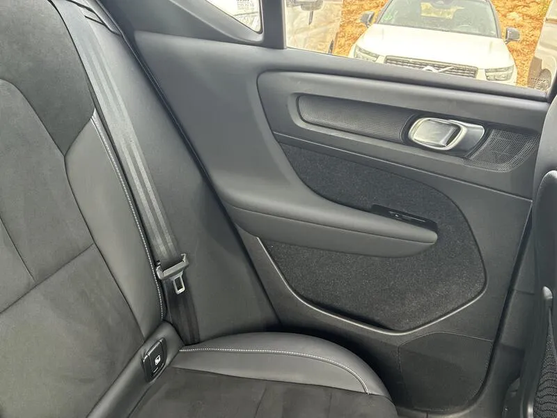 Volvo XC40 1.5 T5 Twin Recharge R-Design - foto 29