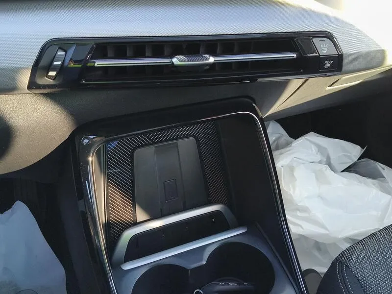 BMW X1 18i sDrive 1.5 - foto 12