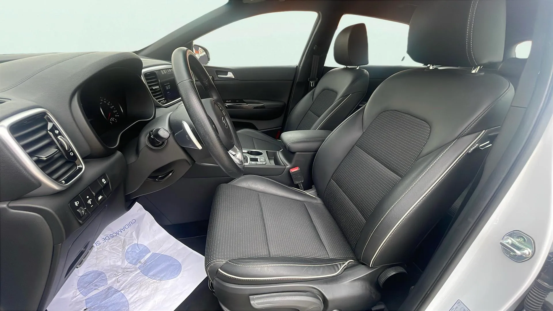 Kia Sportage 1.6 T-GDi GT Line Ess DCT Pack 4x4 - foto 24