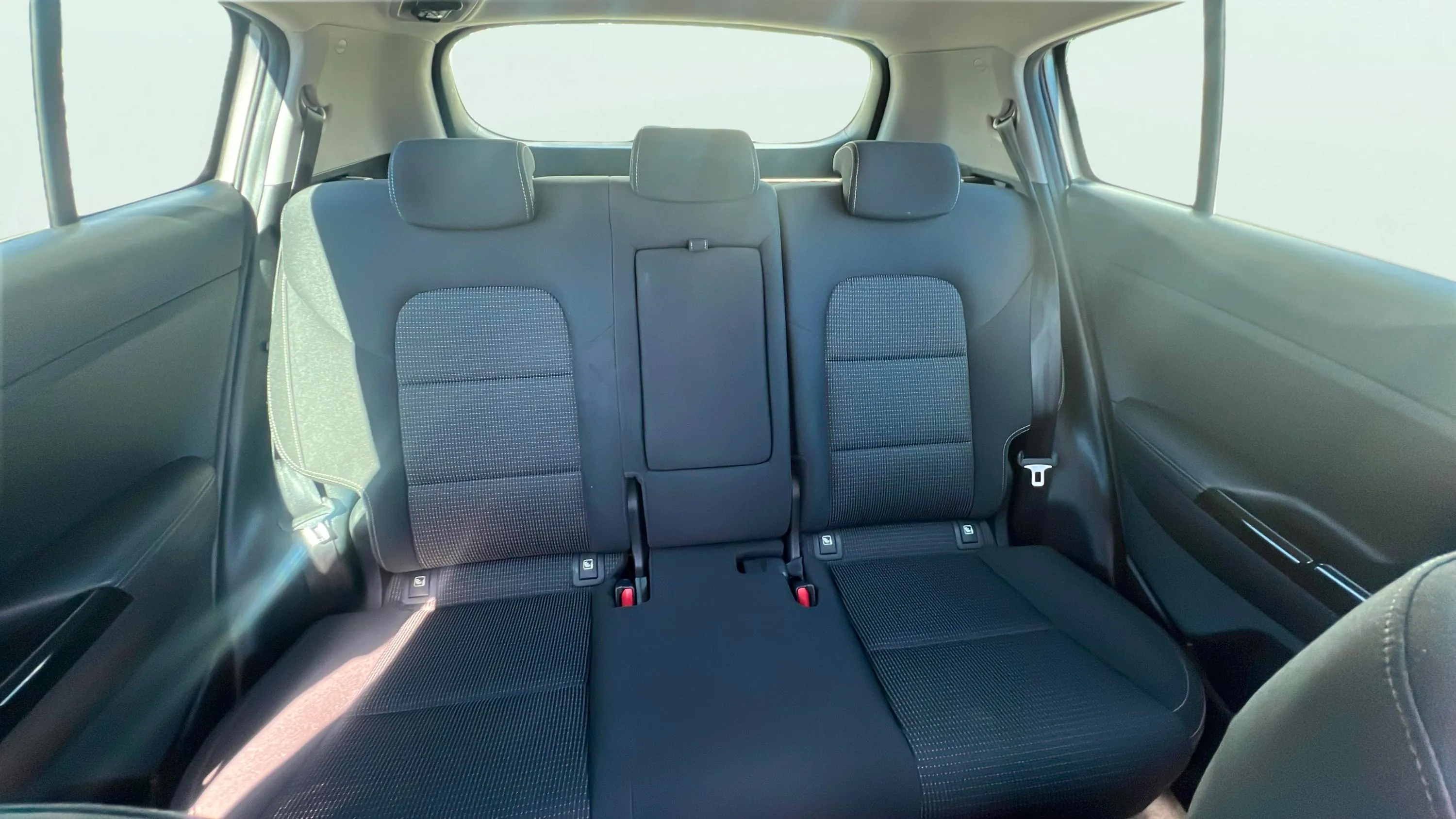 Kia Sportage 1.6 GDi Drive Plus 4x2 - foto 15