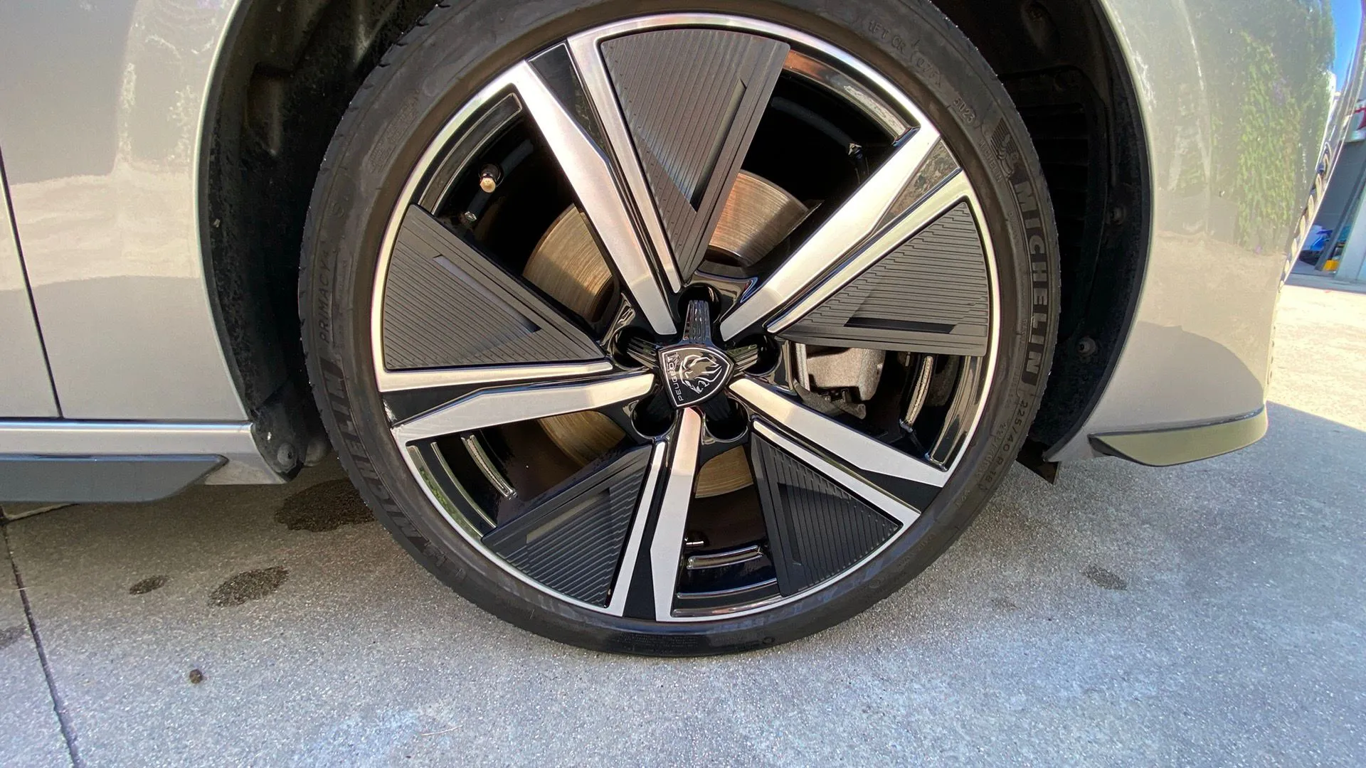 Peugeot 308 GT Hybrid 180 eEAT8 - foto 25