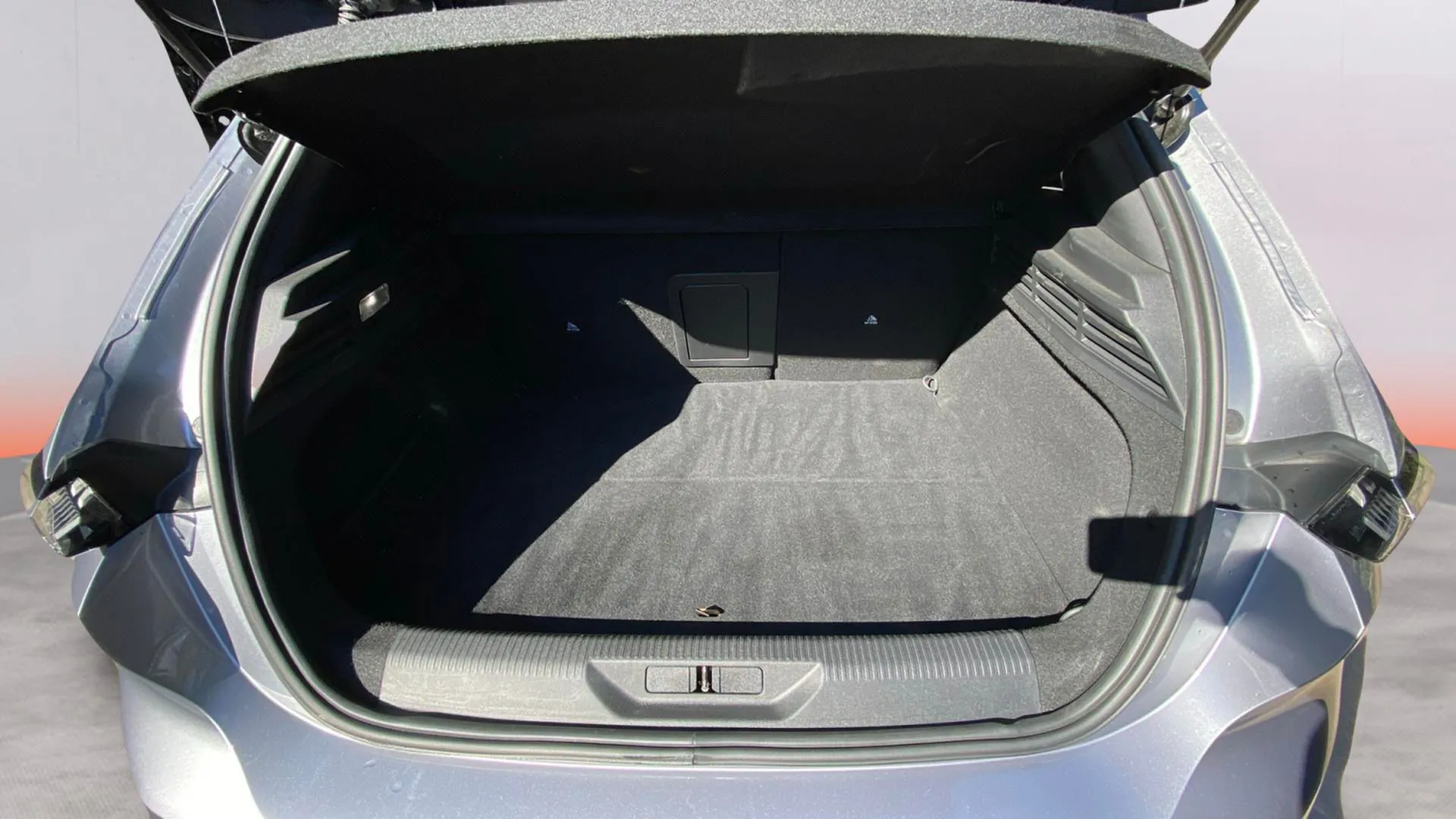 Peugeot 308 GT Hybrid 180 eEAT8 - foto 27