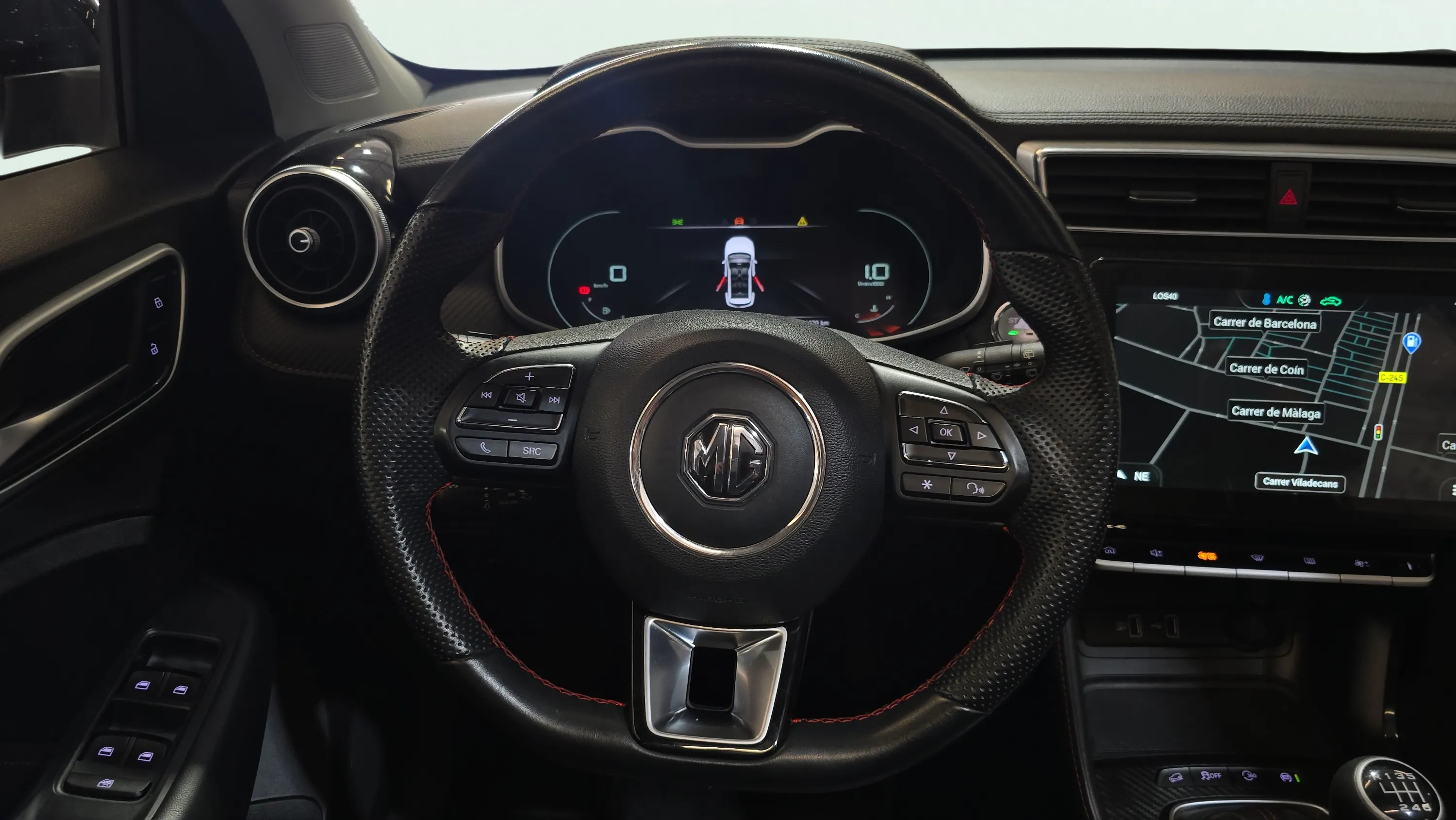 MG ZS 1.0T Luxury - foto 11
