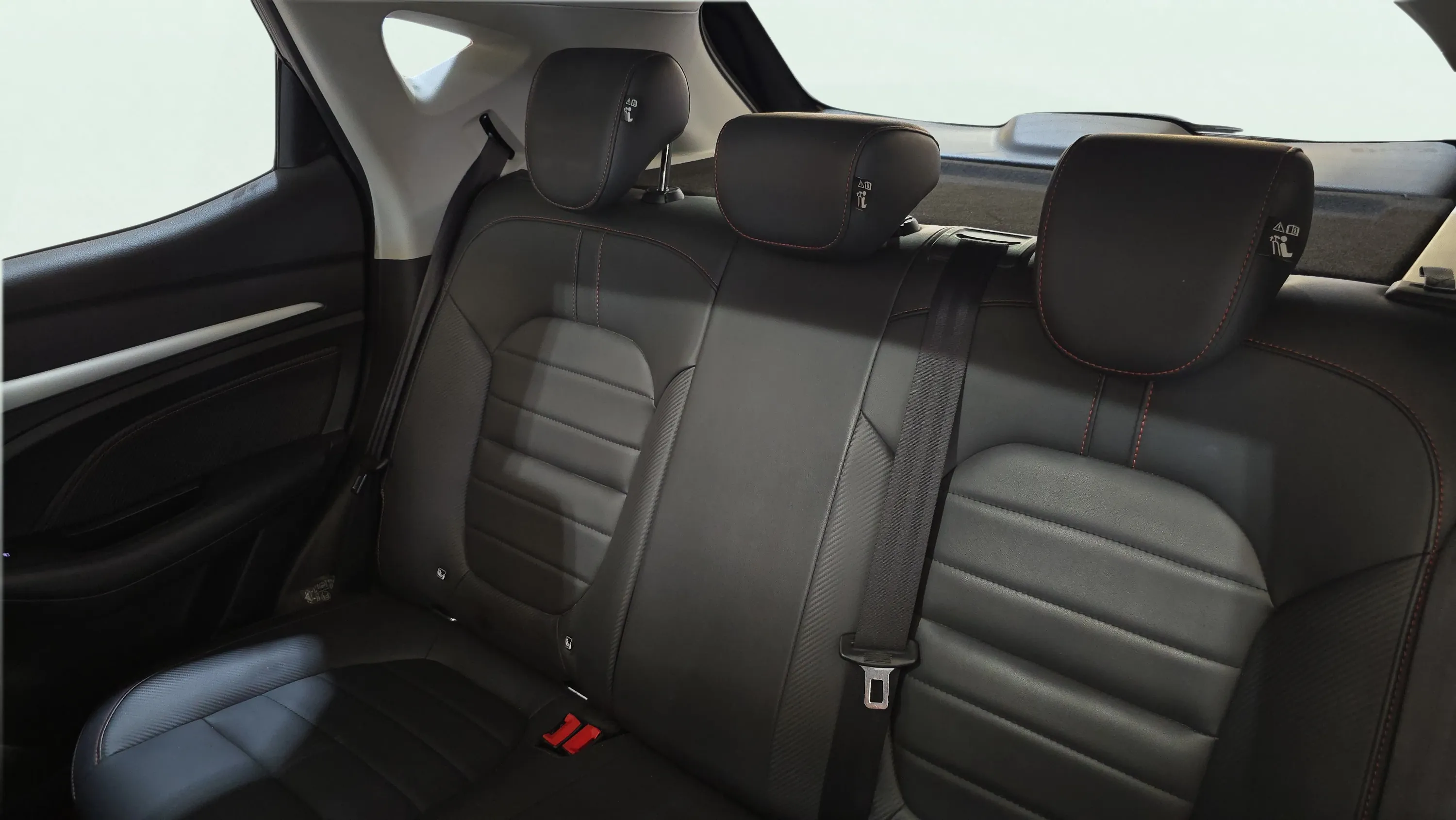MG ZS 1.0T Luxury - foto 15