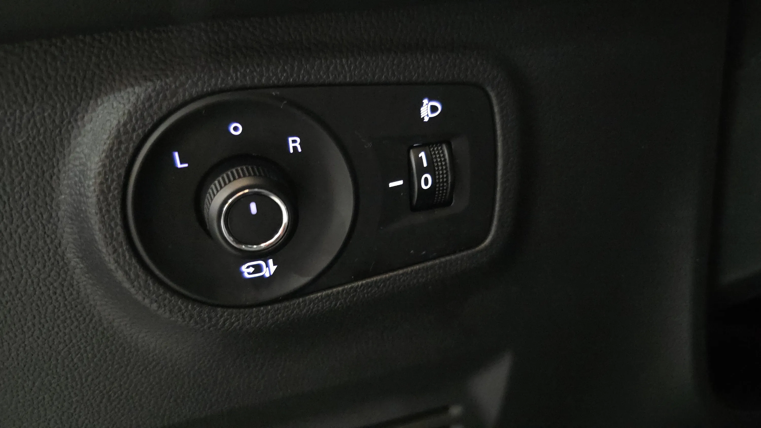 MG ZS 1.0T Luxury - foto 18