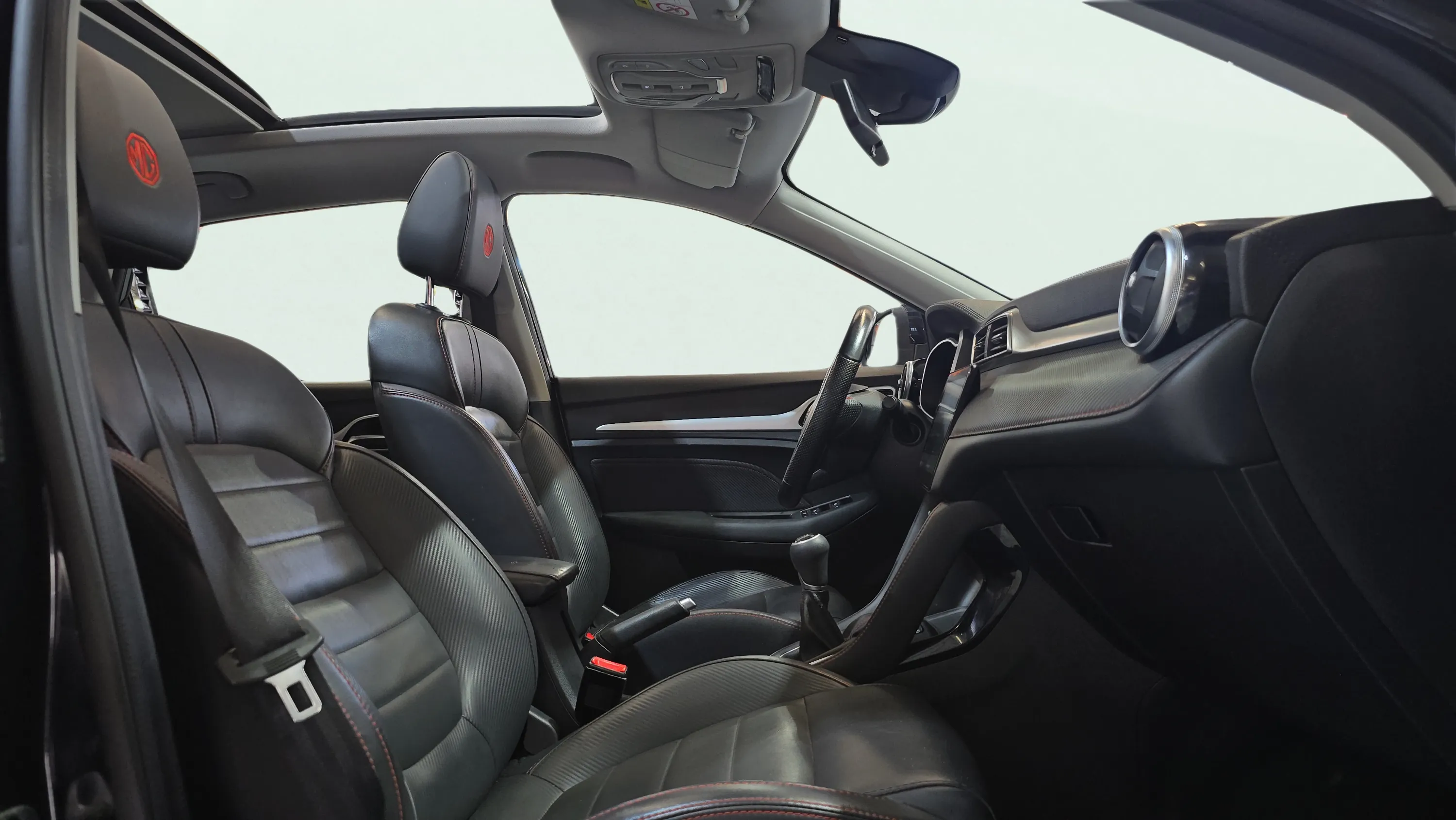 MG ZS 1.0T Luxury - foto 13