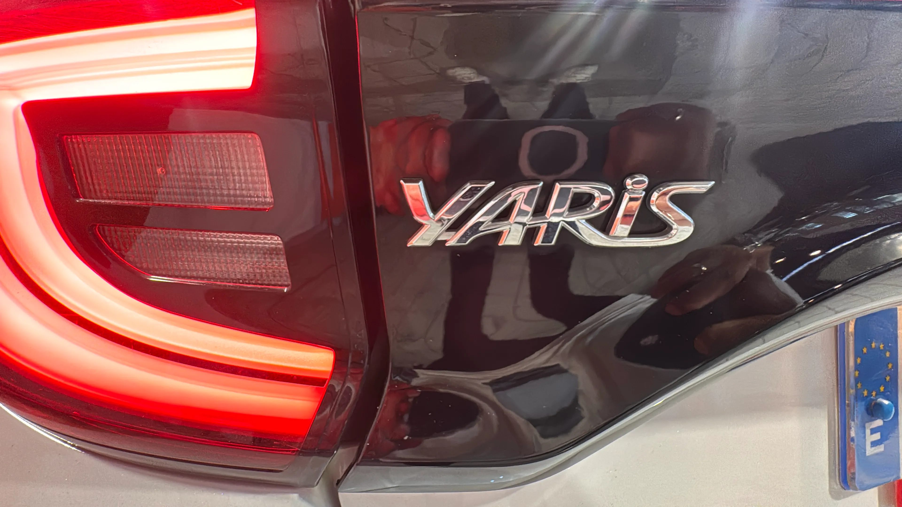 Toyota Yaris 1.5 120H Active Tech - foto 11