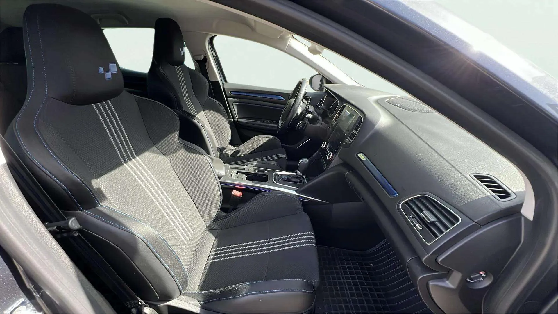 Renault Mégane GT Energy TCe EDC - foto 24