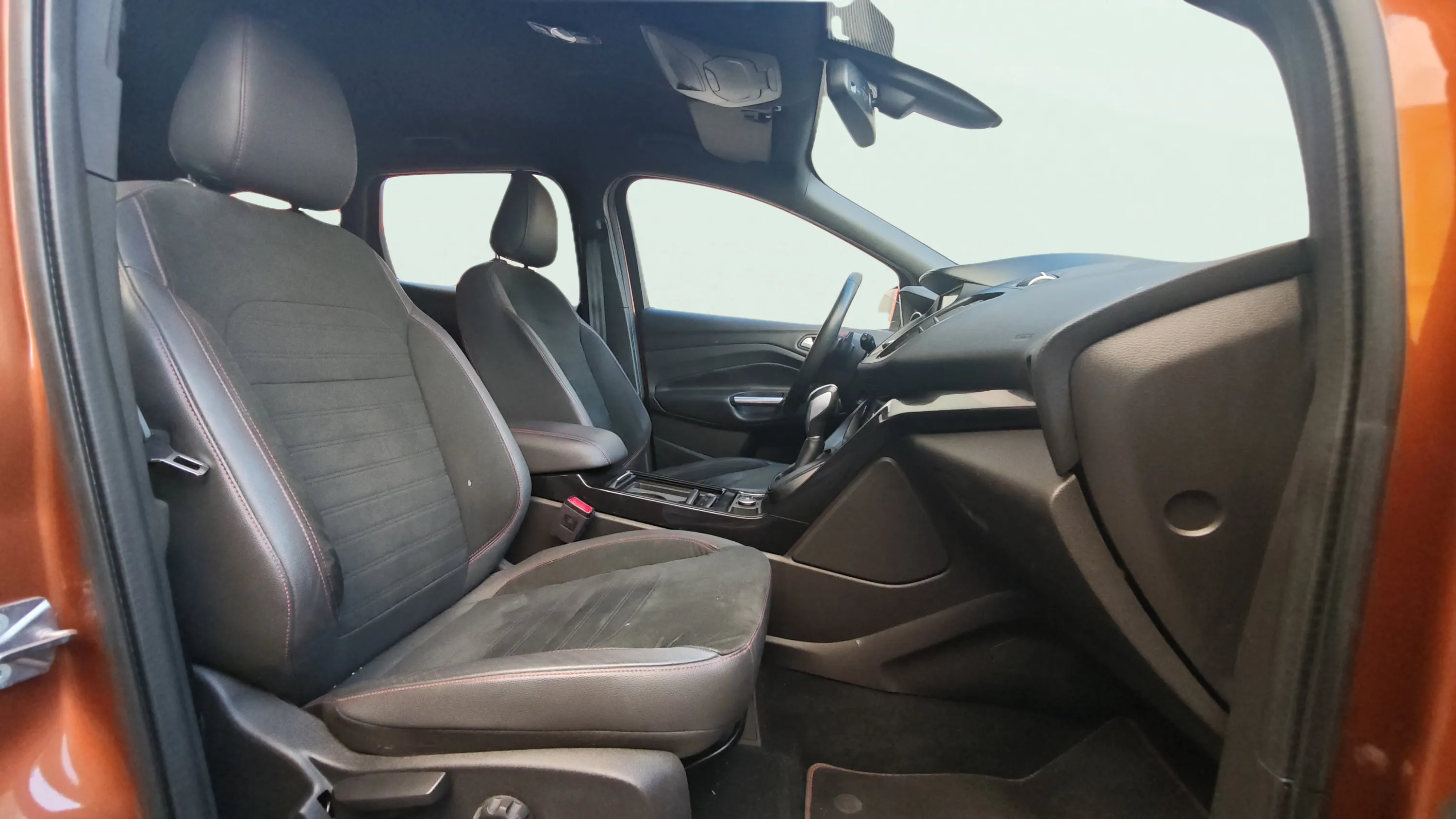 Ford Kuga 2.0 TDCi 4x4 ST-Line Powers. - foto 10