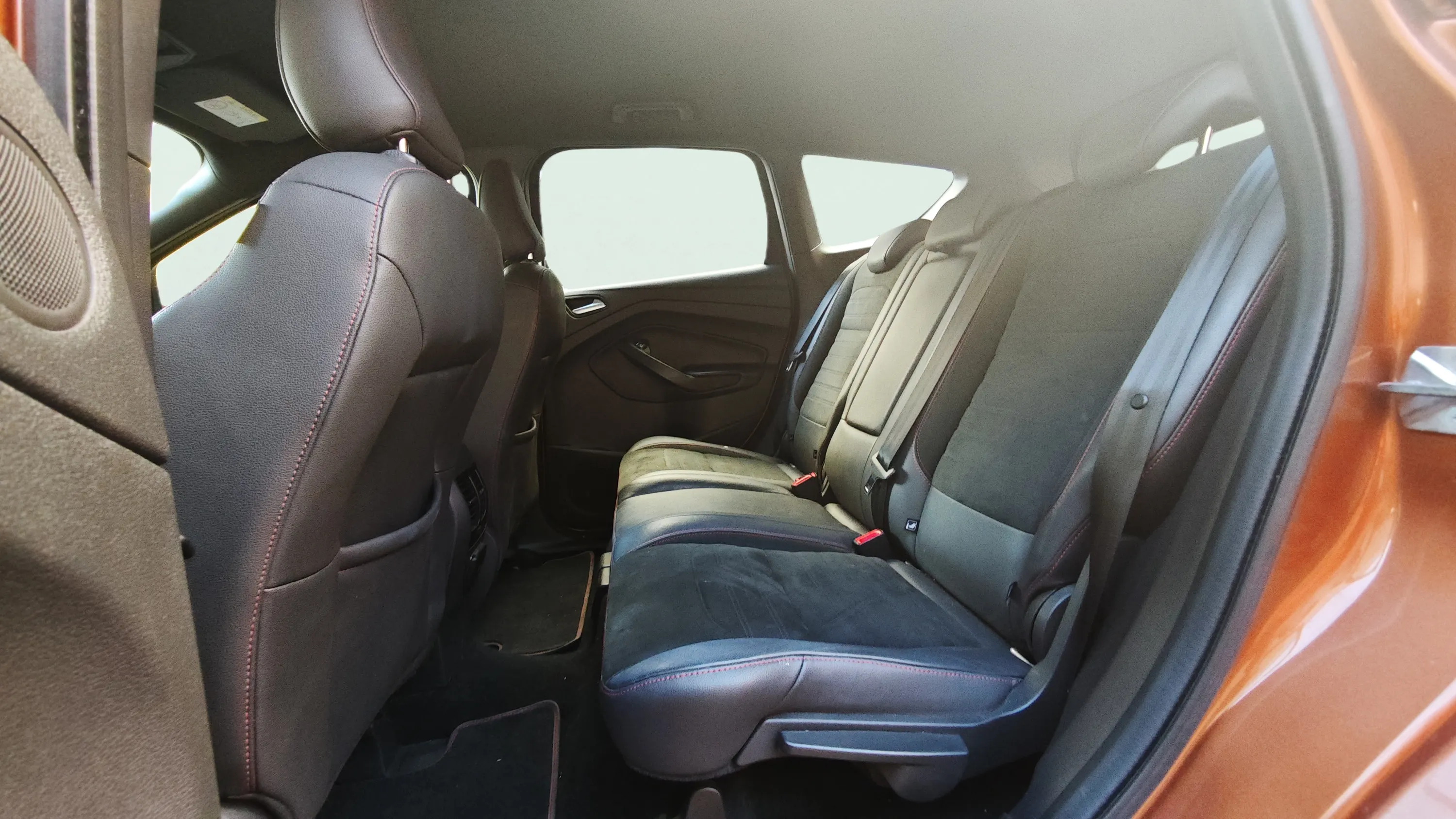Ford Kuga 2.0 TDCi 4x4 ST-Line Powers. - foto 12