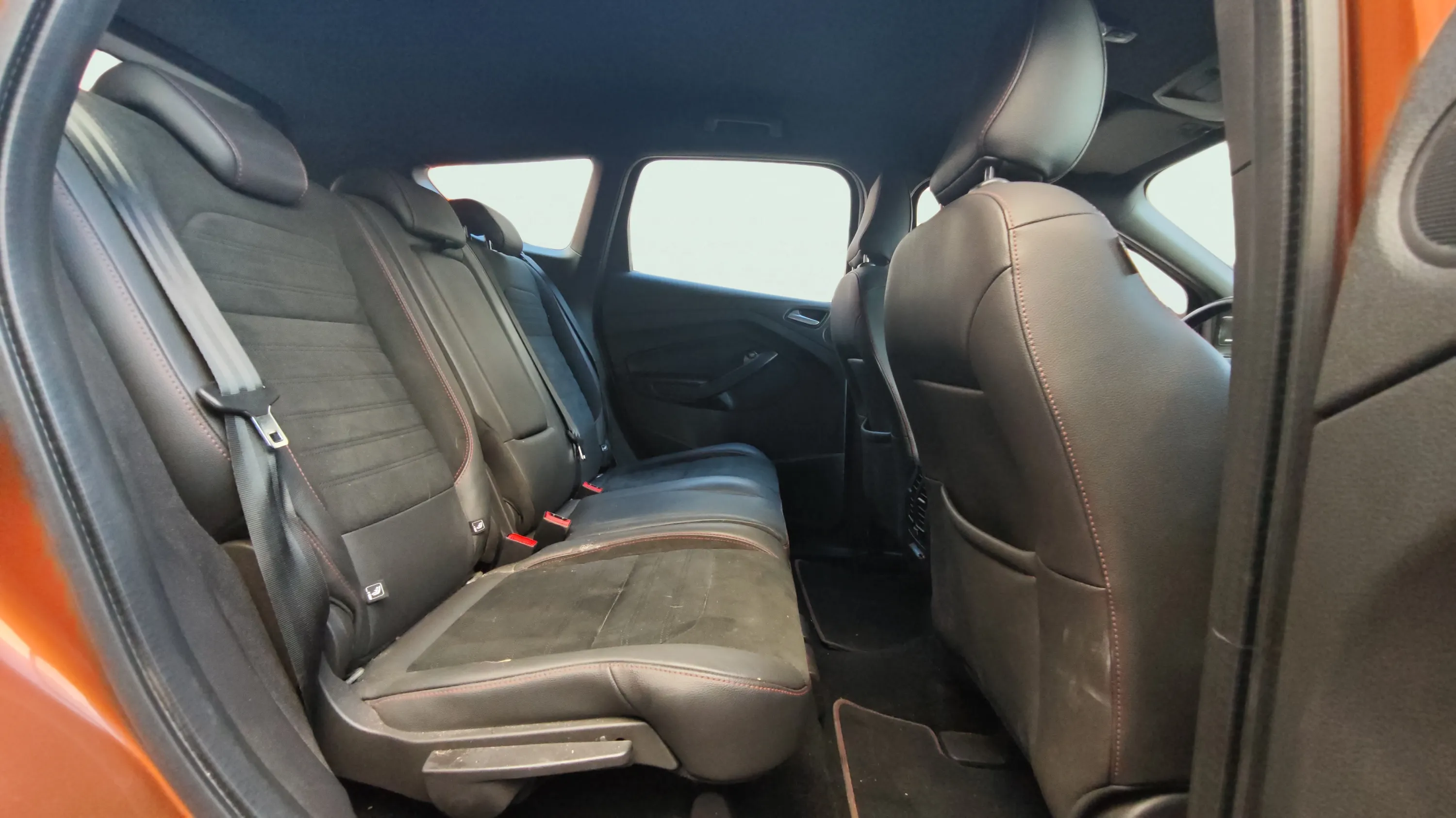Ford Kuga 2.0 TDCi 4x4 ST-Line Powers. - foto 11